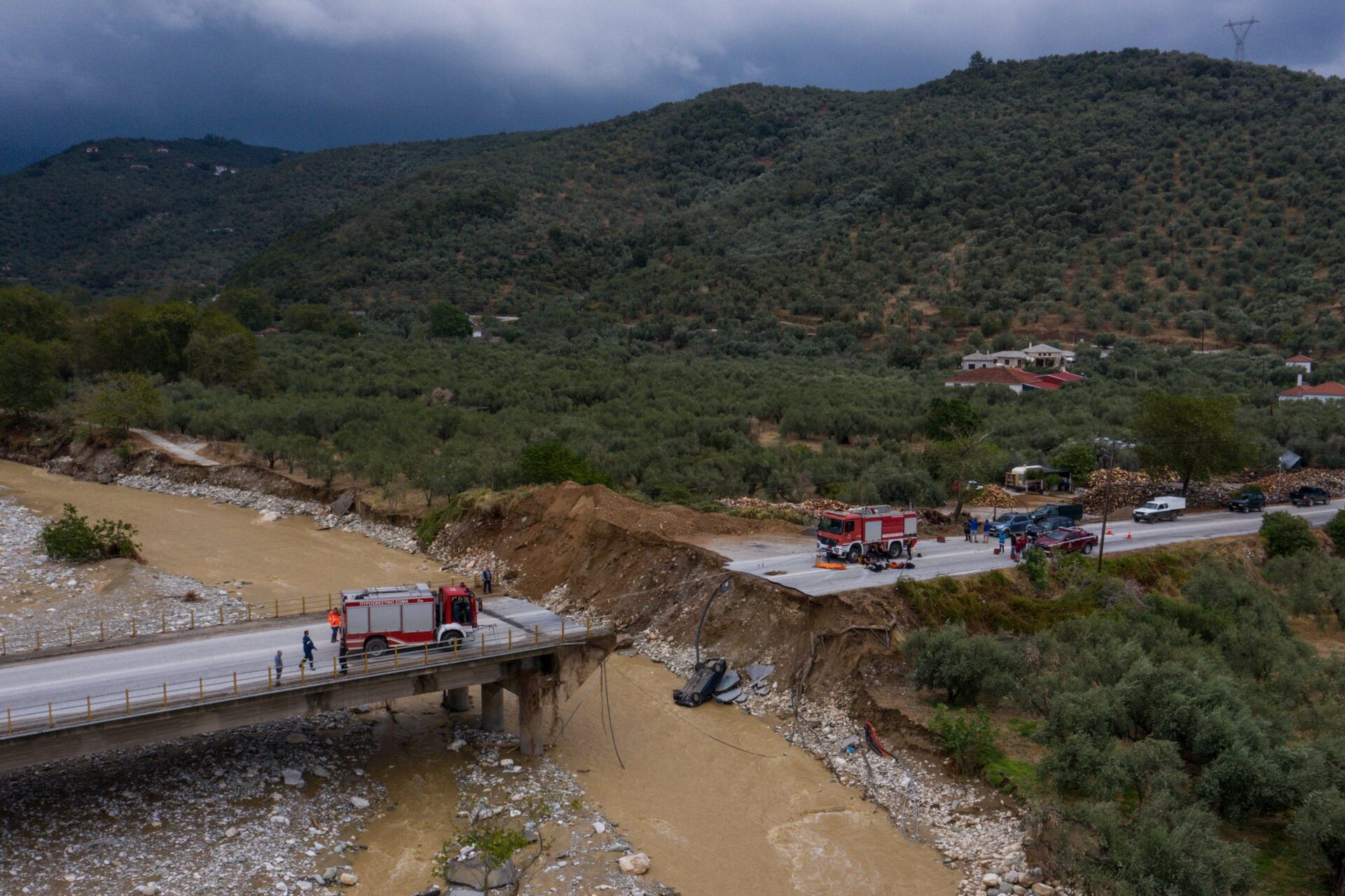 Πυροσβεστική Καταστροφές στο Βόλο απο την κακοκαιρία.