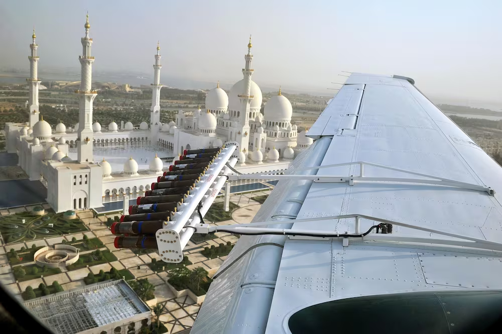 Στο Ντουμπάι κάνει τόση ζέστη που η κυβέρνηση έριξε τεχνητή βροχή 13