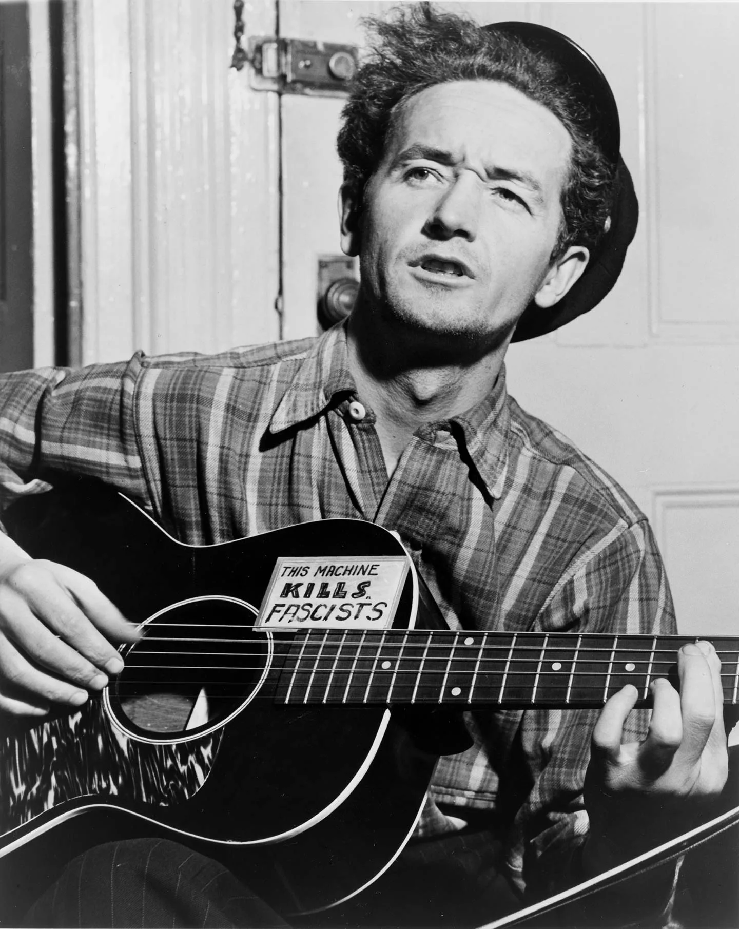  Woody Guthrie